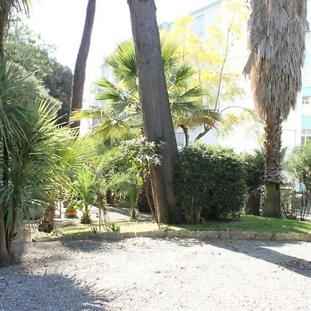 A Pochi Passi Dal Mare Apartment *