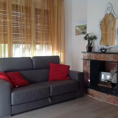 A Pochi Passi Dal Mare Apartment *