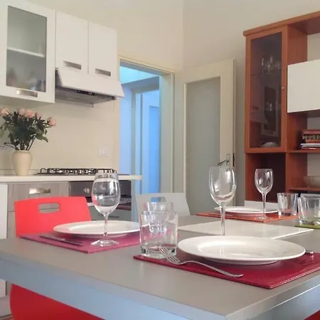 A Pochi Passi Dal Mare Apartment *